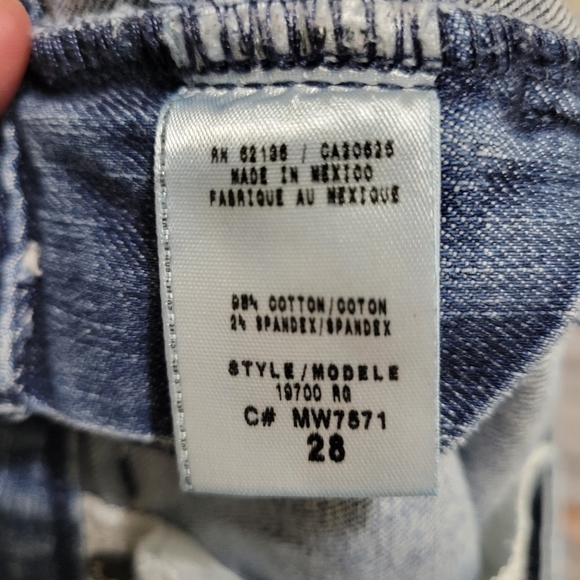 Guess Distressed Denim Shorts Size 28 - Picture 8 of 8